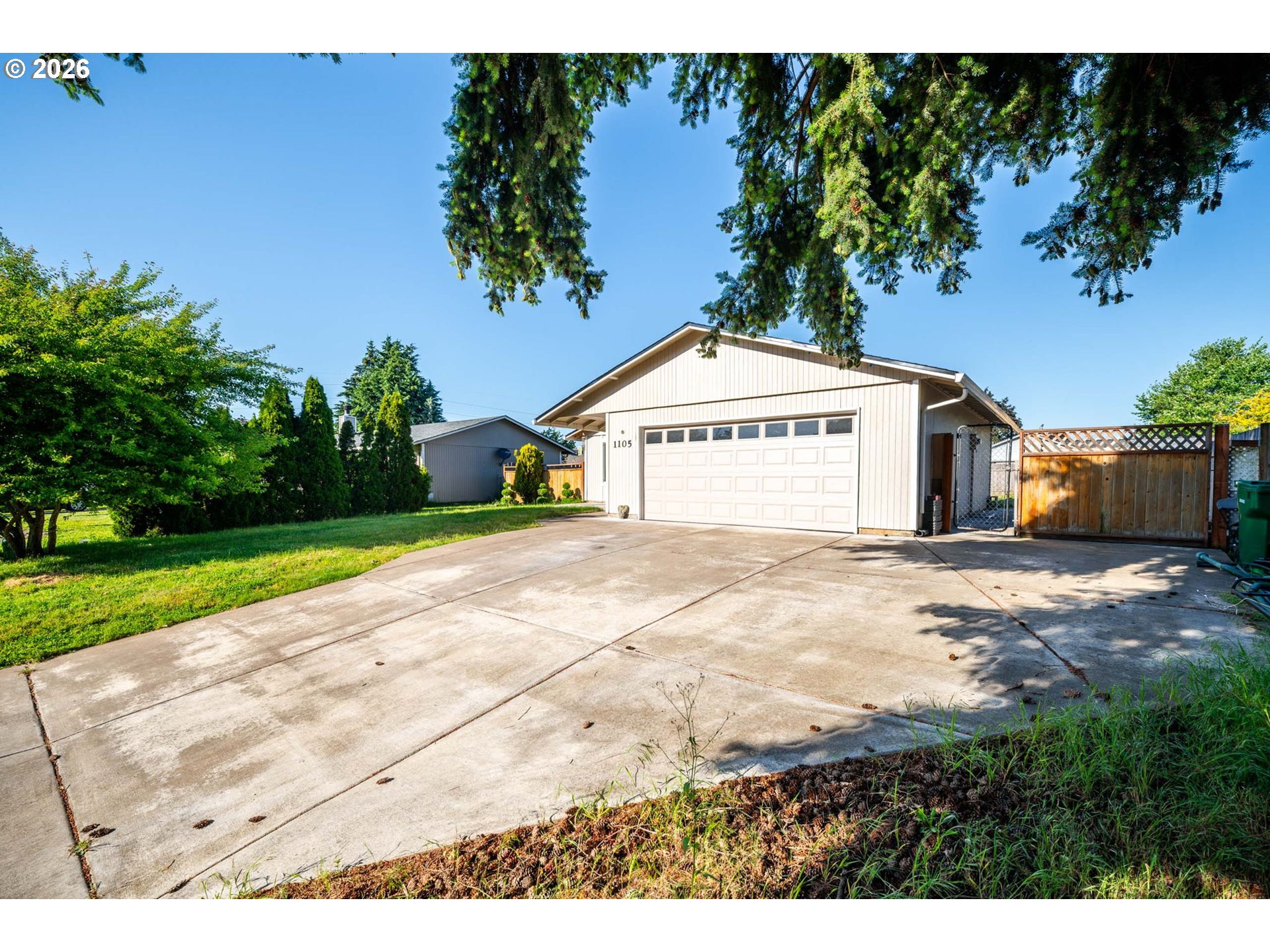 1105 Se 145th Ct Property Photo 2