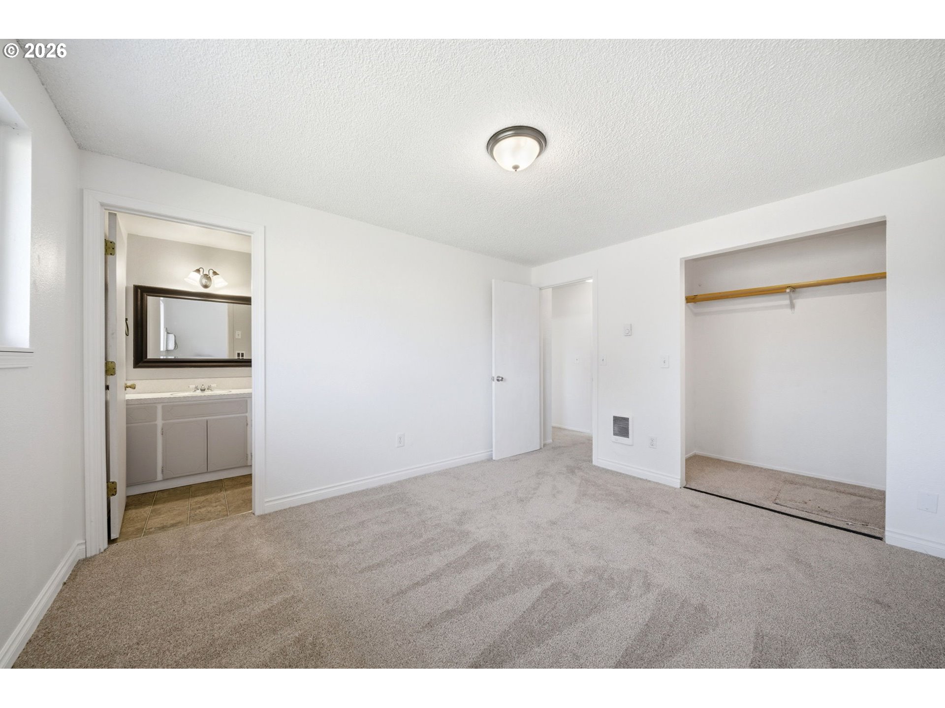 1105 Se 145th Ct Property Photo 11