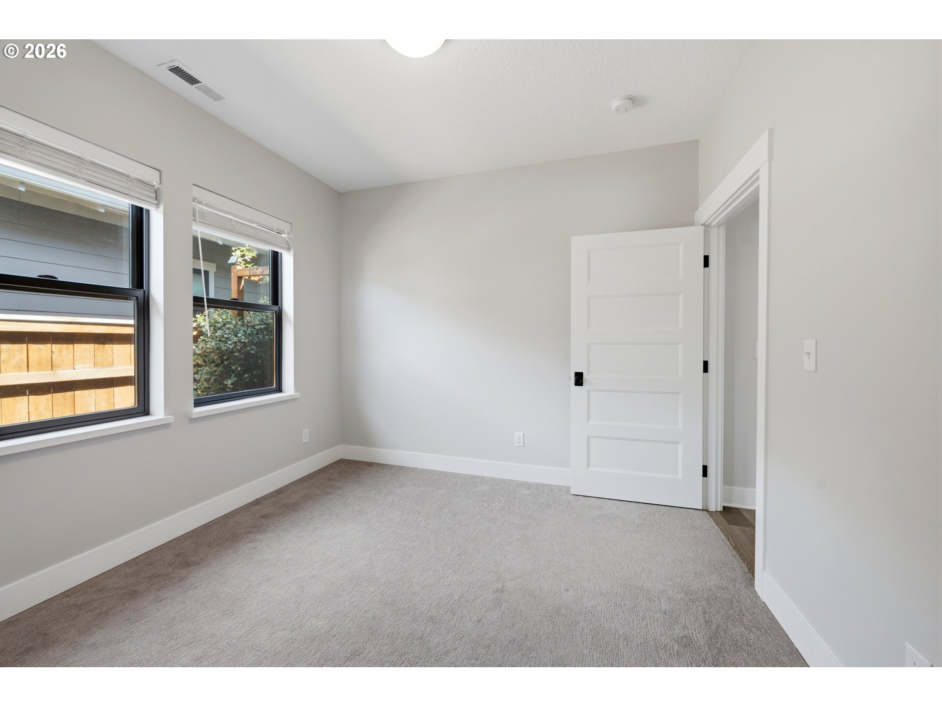 986 Berkeley Ln Property Photo 24