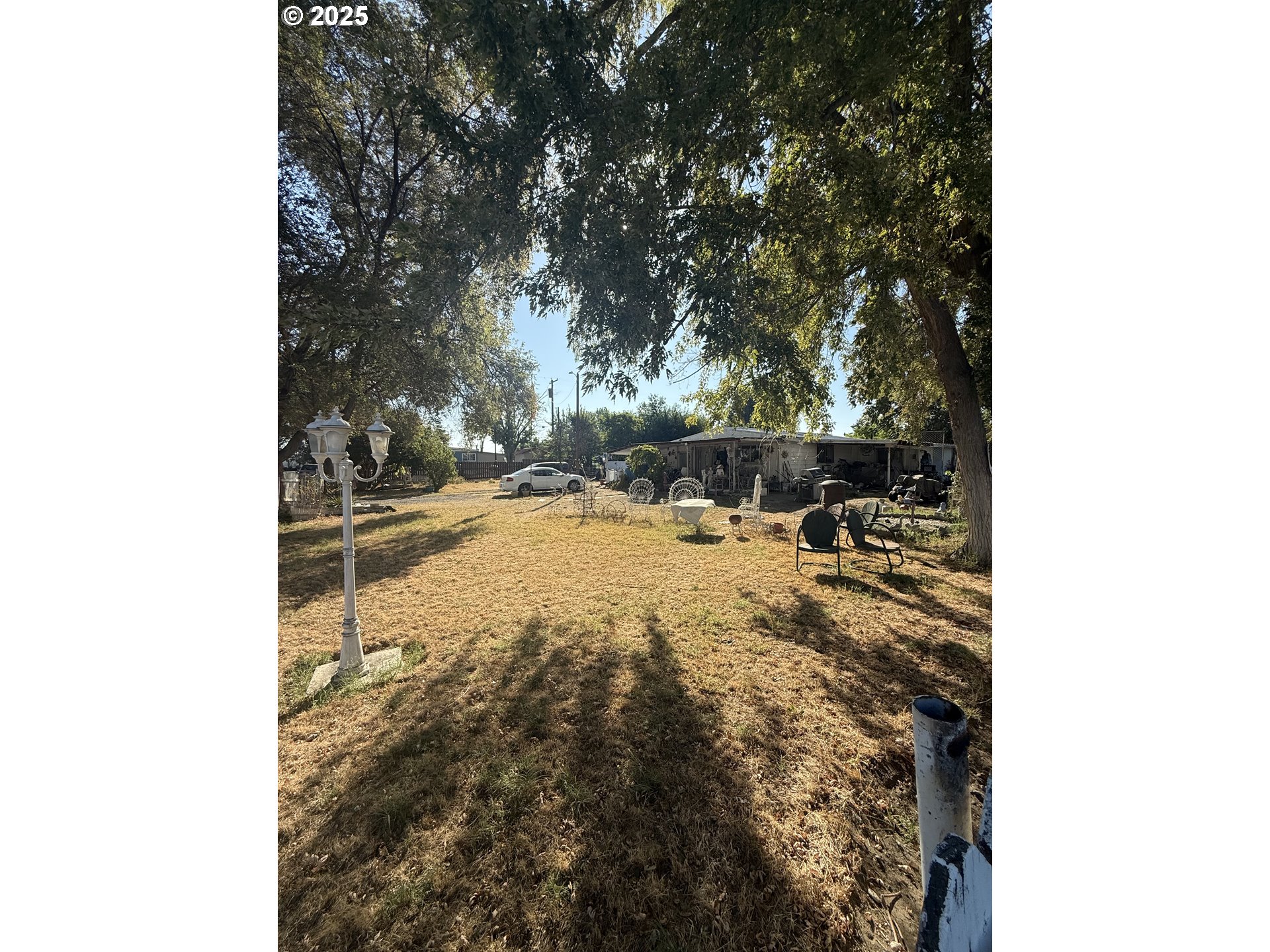 120 E Oregon Ave Property Photo 1