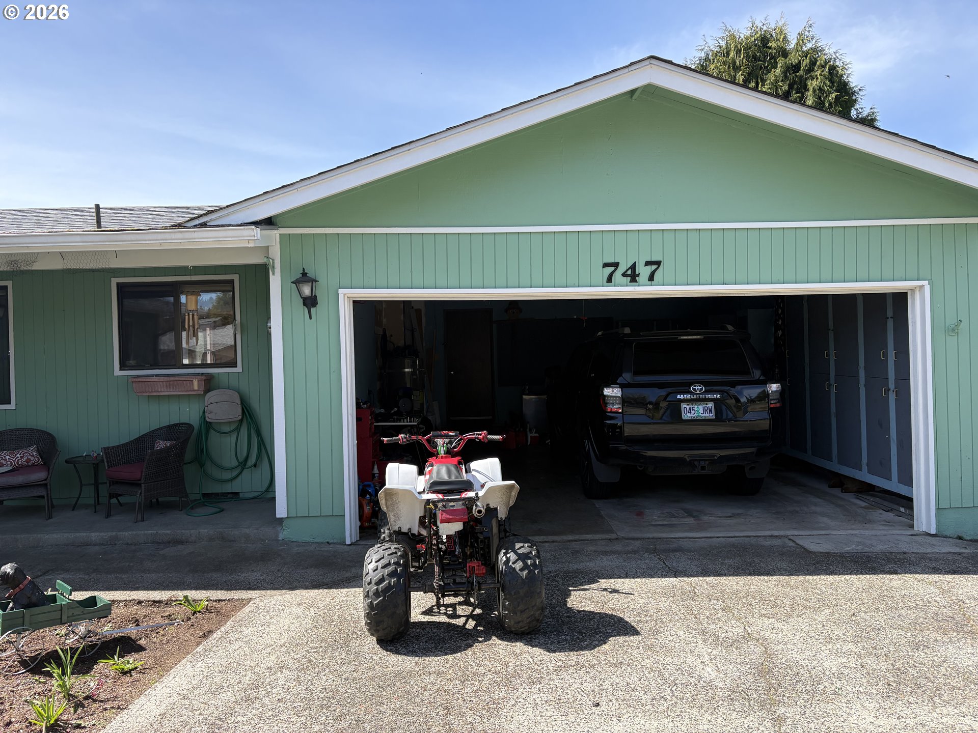 747 Evergreen Loop Property Photo 2