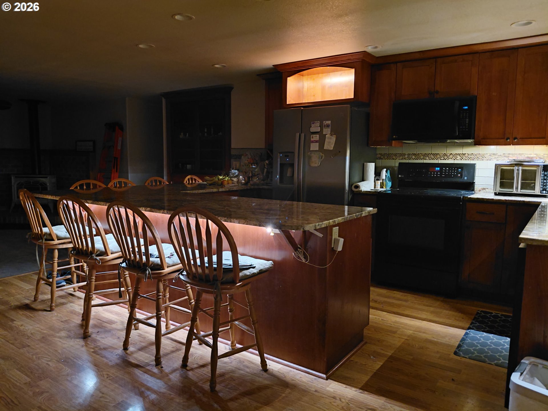 747 Evergreen Loop Property Photo 17