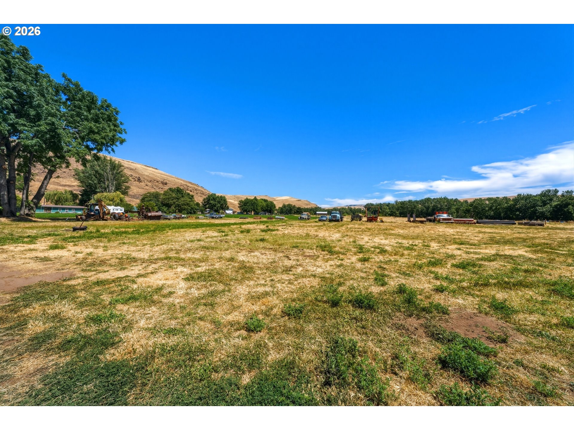 54884 Day Rd Property Photo 13