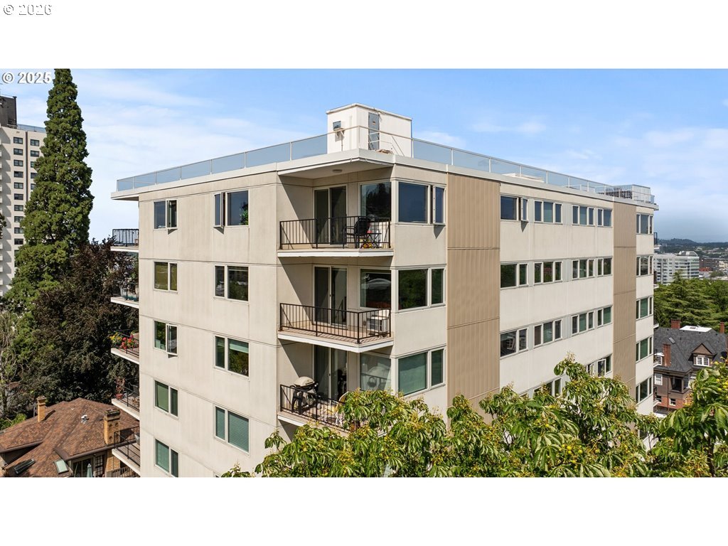 2211 Sw Park Pl 803 Property Photo 1