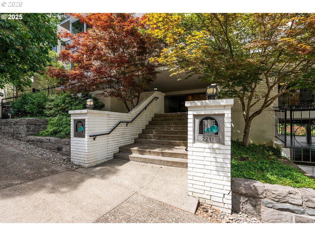 2211 Sw Park Pl 803 Property Photo 2