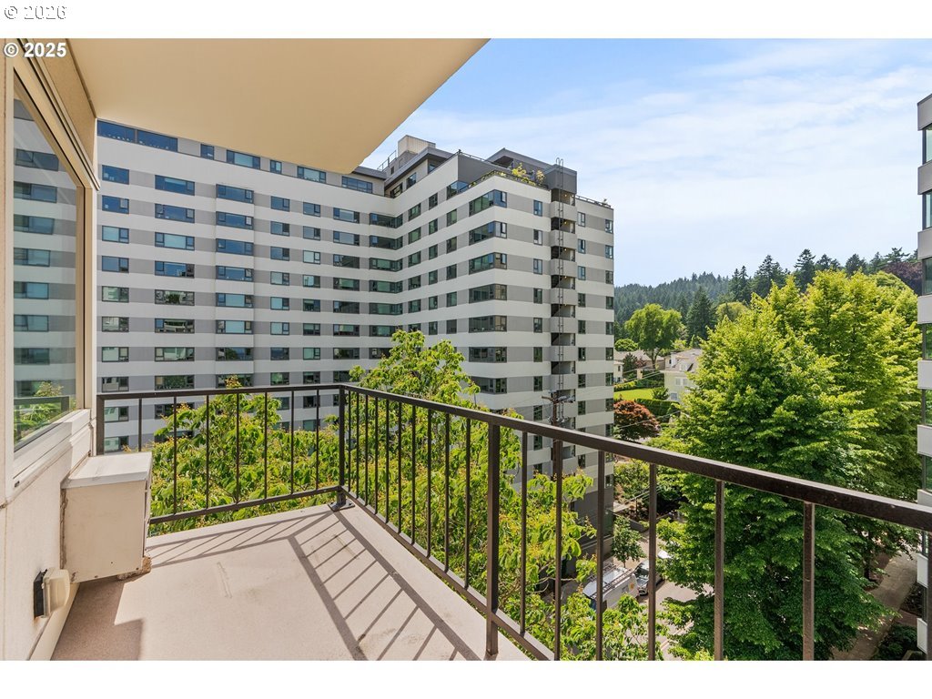 2211 Sw Park Pl 803 Property Photo 15