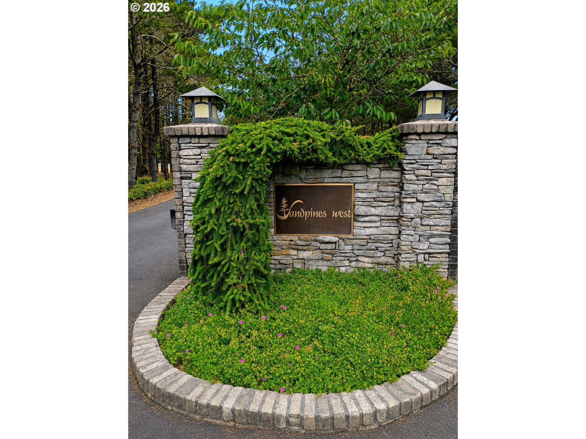 Royal St George Property Photo 2