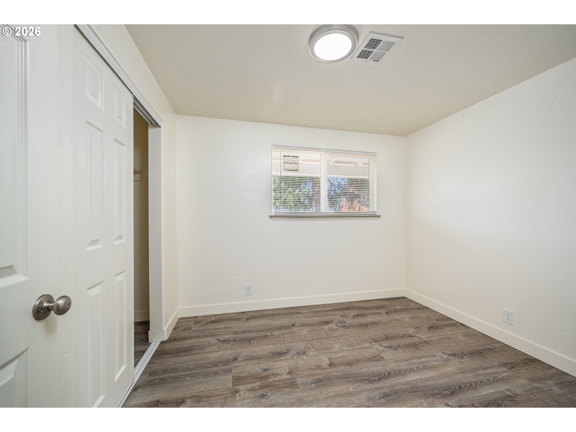 2027 Ohio St Property Photo 11