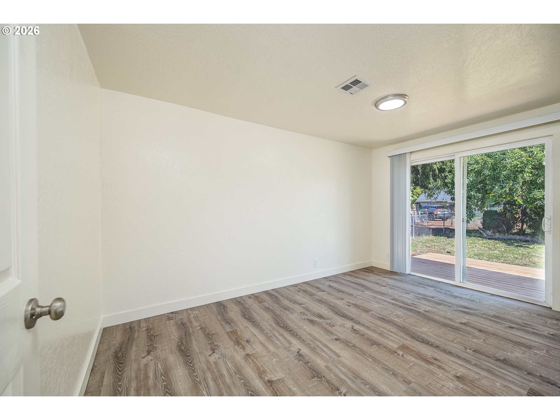 2027 Ohio St Property Photo 15
