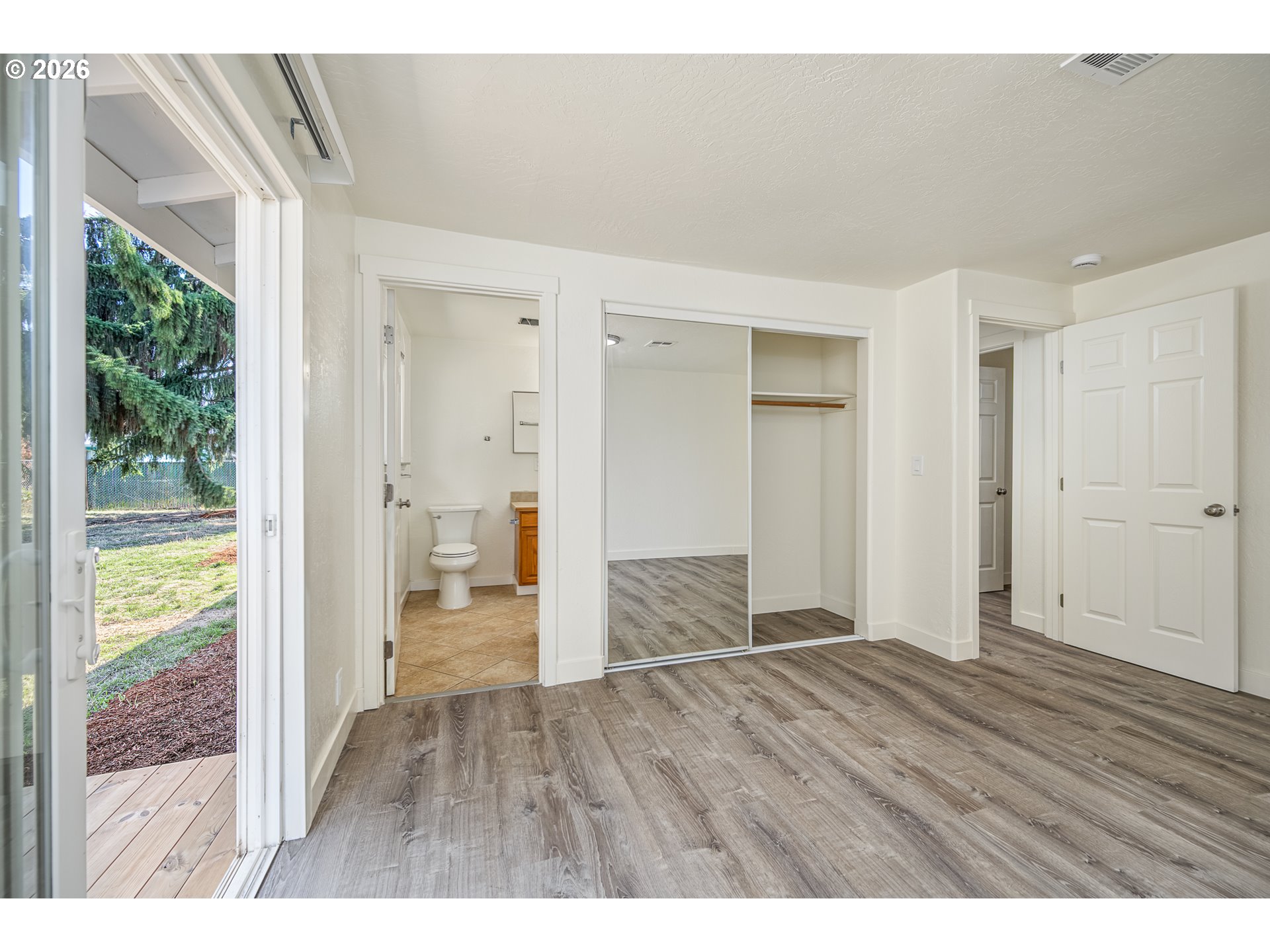 2027 Ohio St Property Photo 17