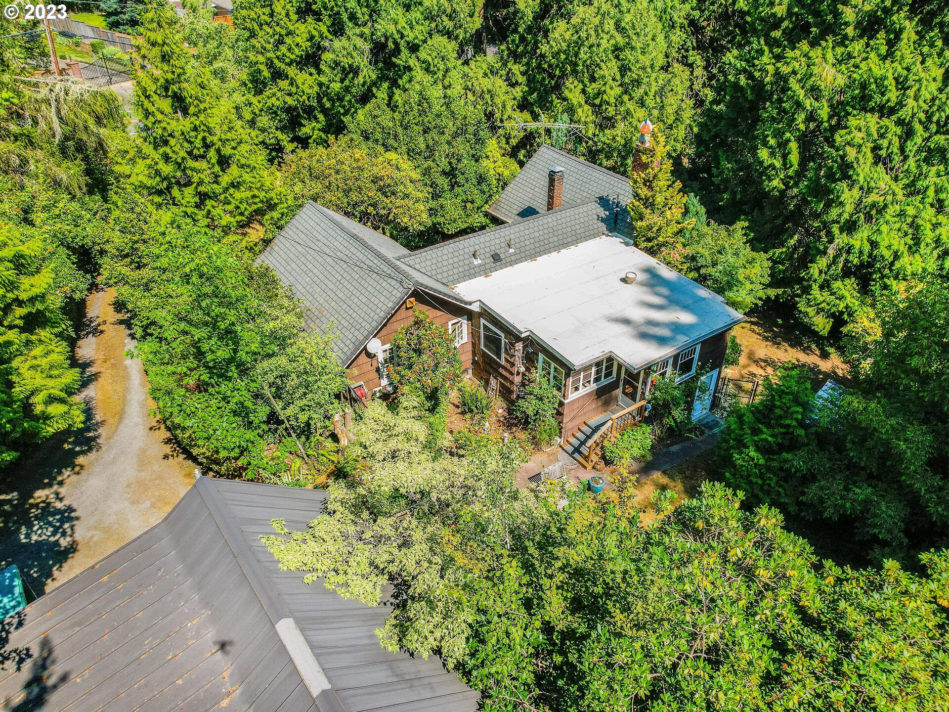 2440 Se Regner Rd Property Photo 15