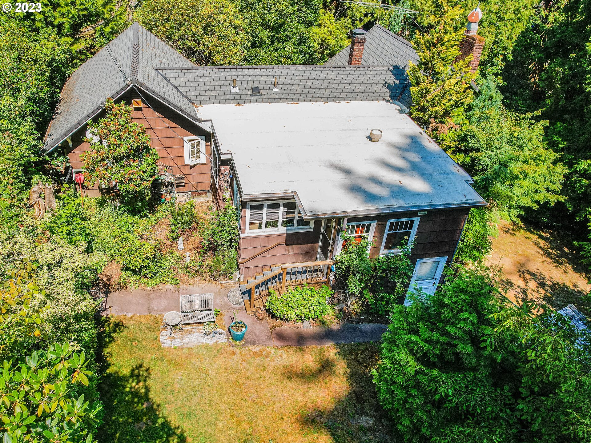 2440 Se Regner Rd Property Photo 16