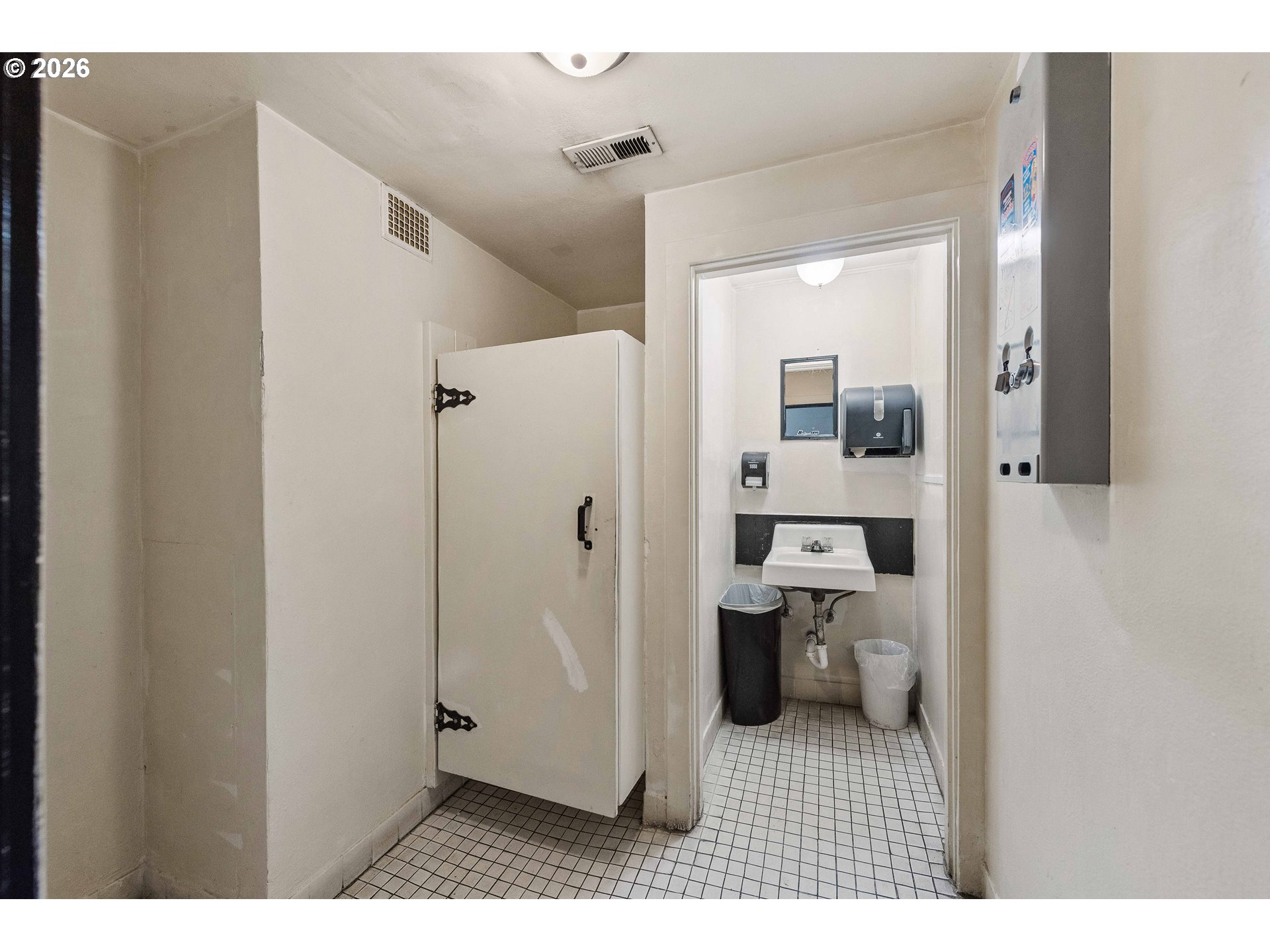 2056 Sherman Ave Property Photo 24