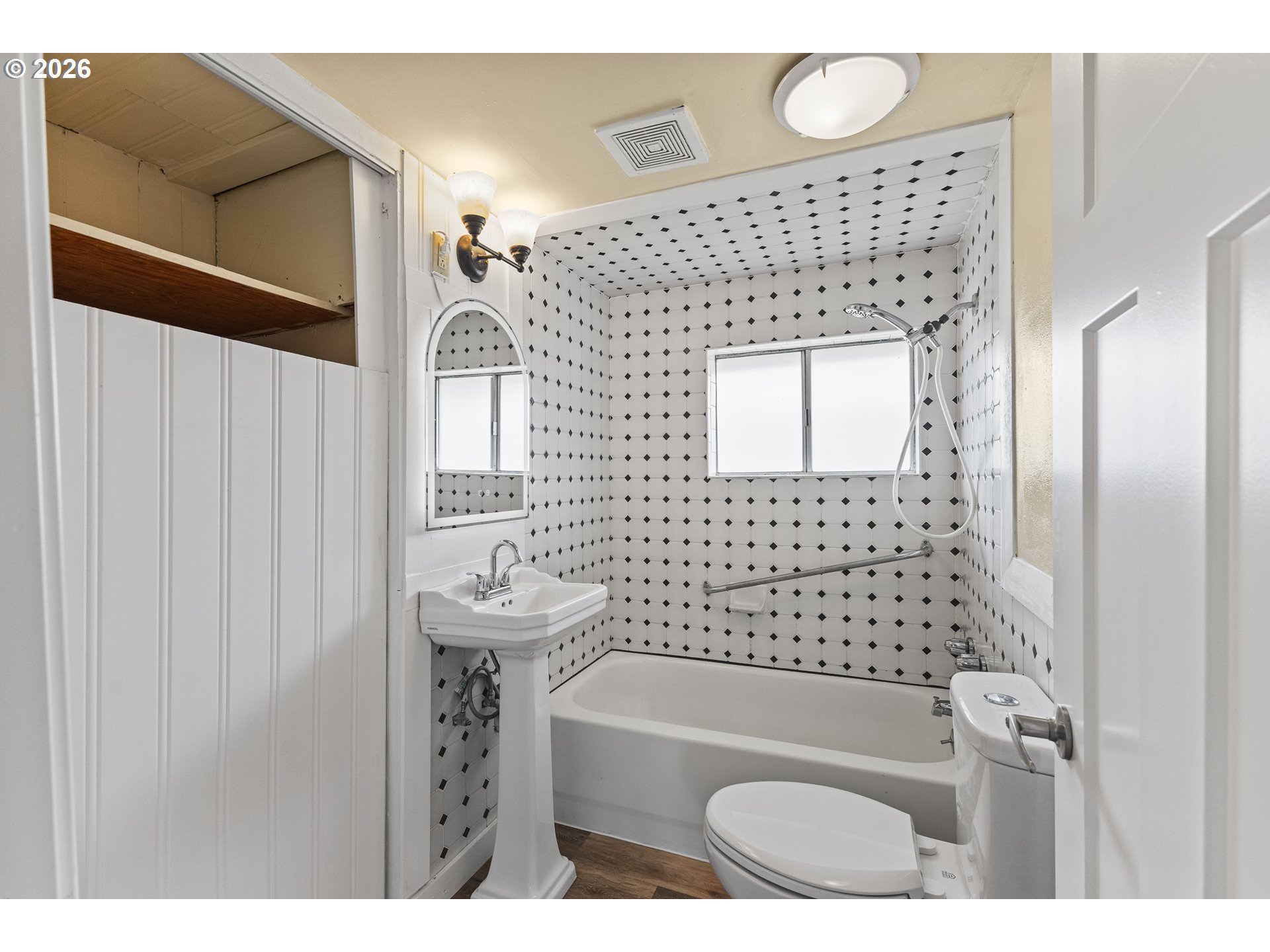 220 N Wasson St Property Photo 17