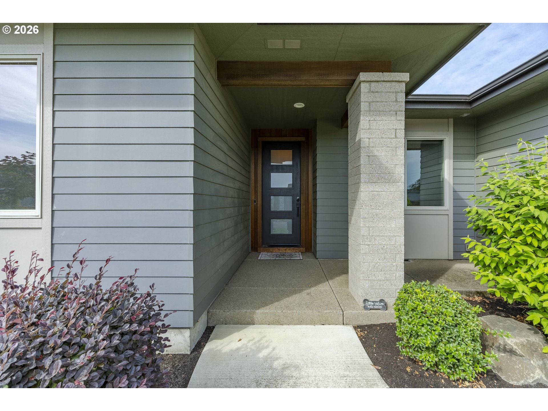 3812 Siletz St Property Photo 4