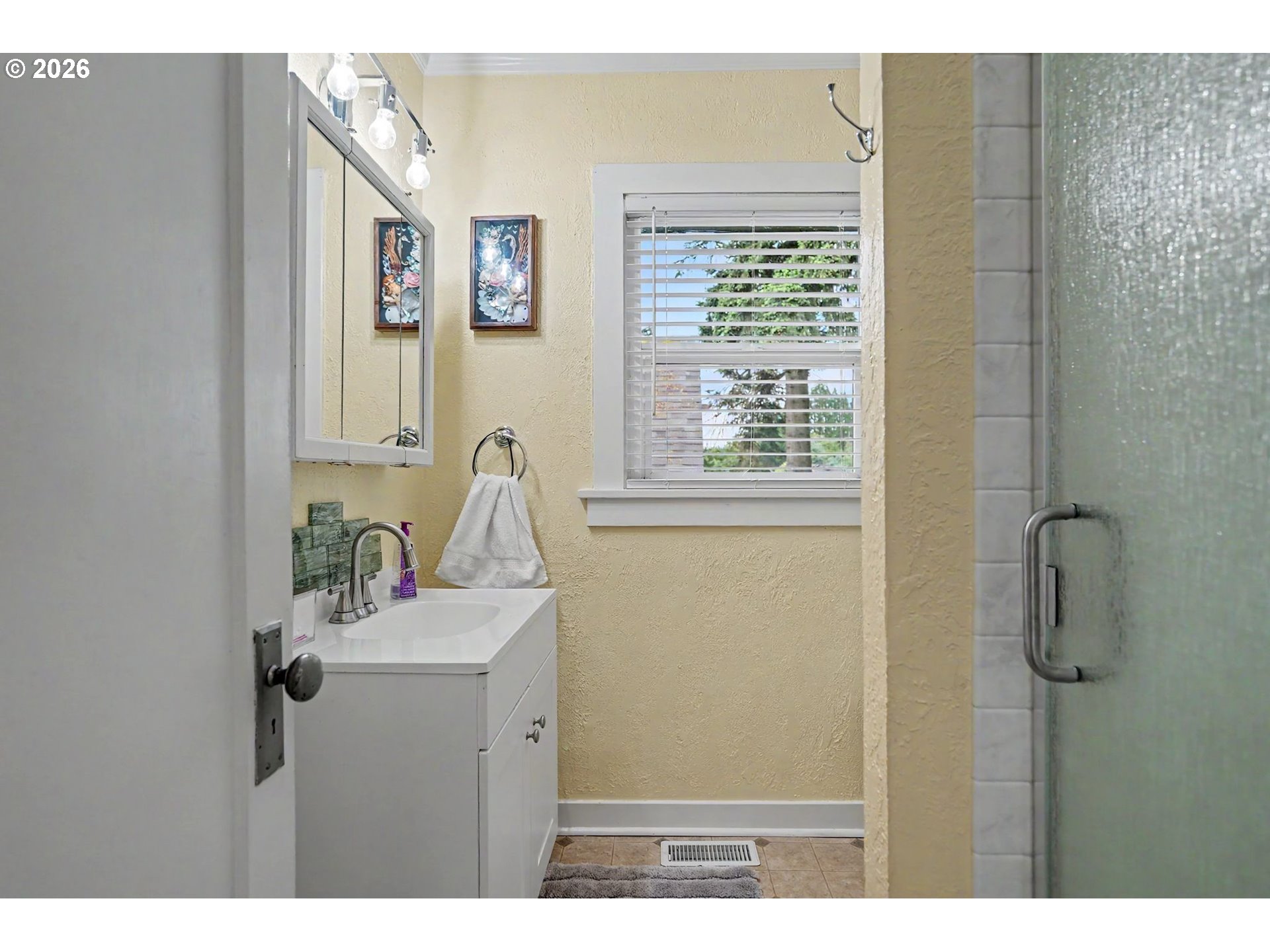 824 Chadwick St Property Photo 14
