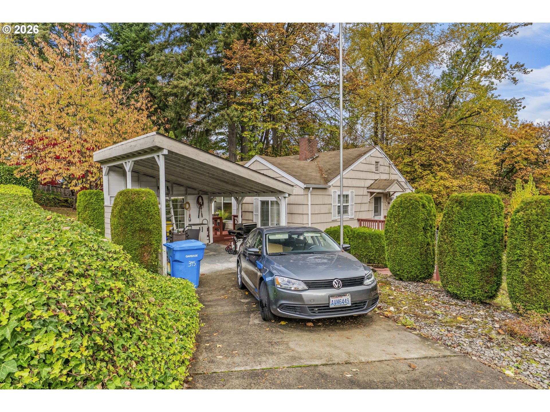 126 Old Beacon Hill Dr Property Photo 3