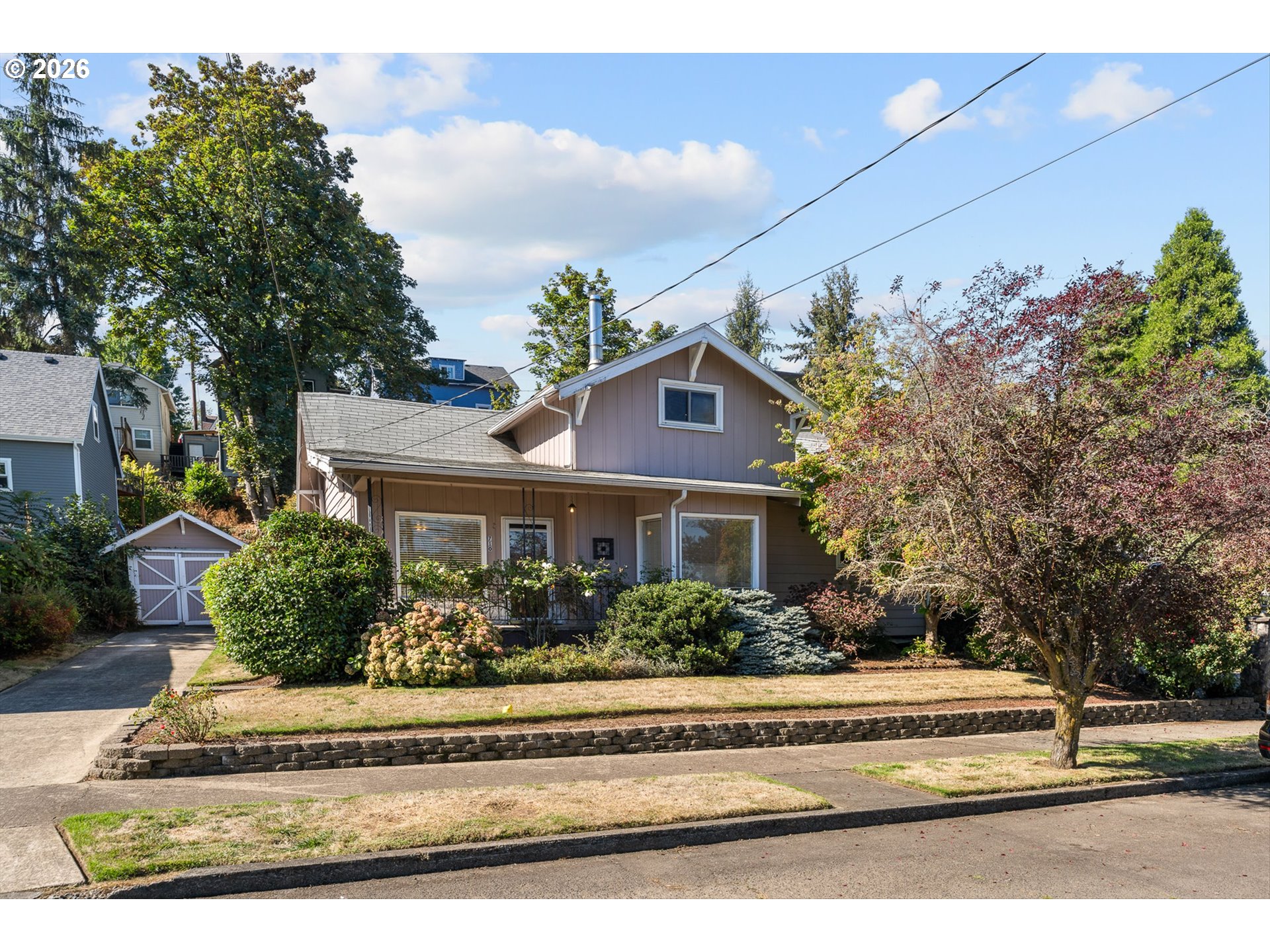 710 11th St Property Photo 1
