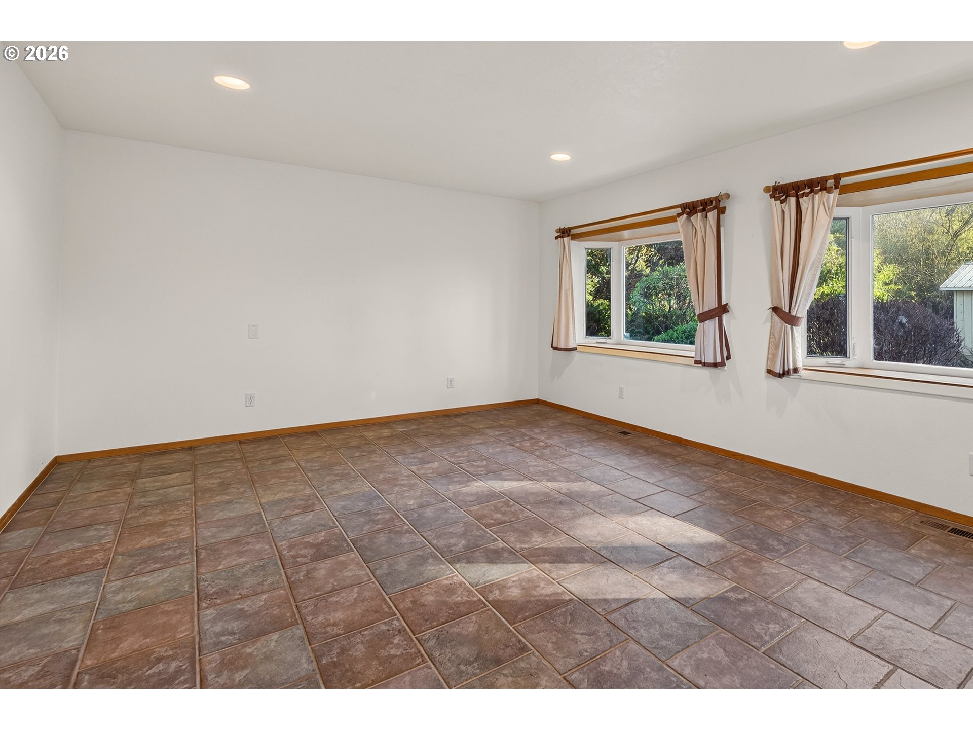 30755 Highway 101 S Property Photo 25