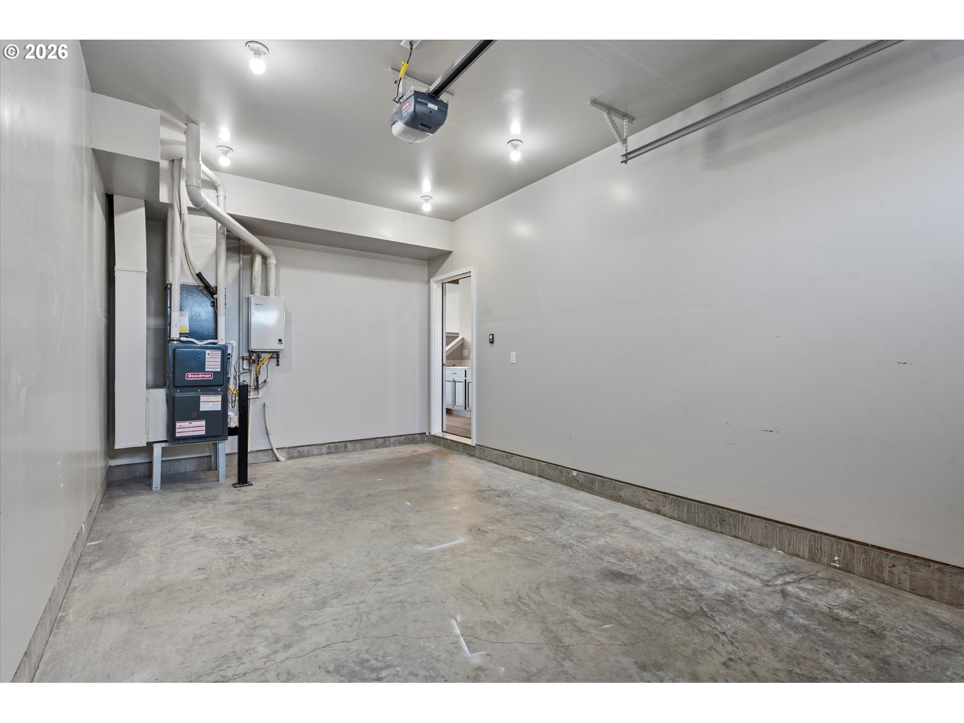 575 Baker St Property Photo 14