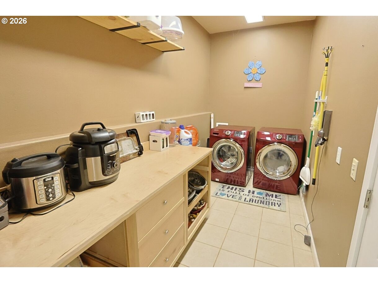 93789 Coos Sumner Ln Property Photo 12