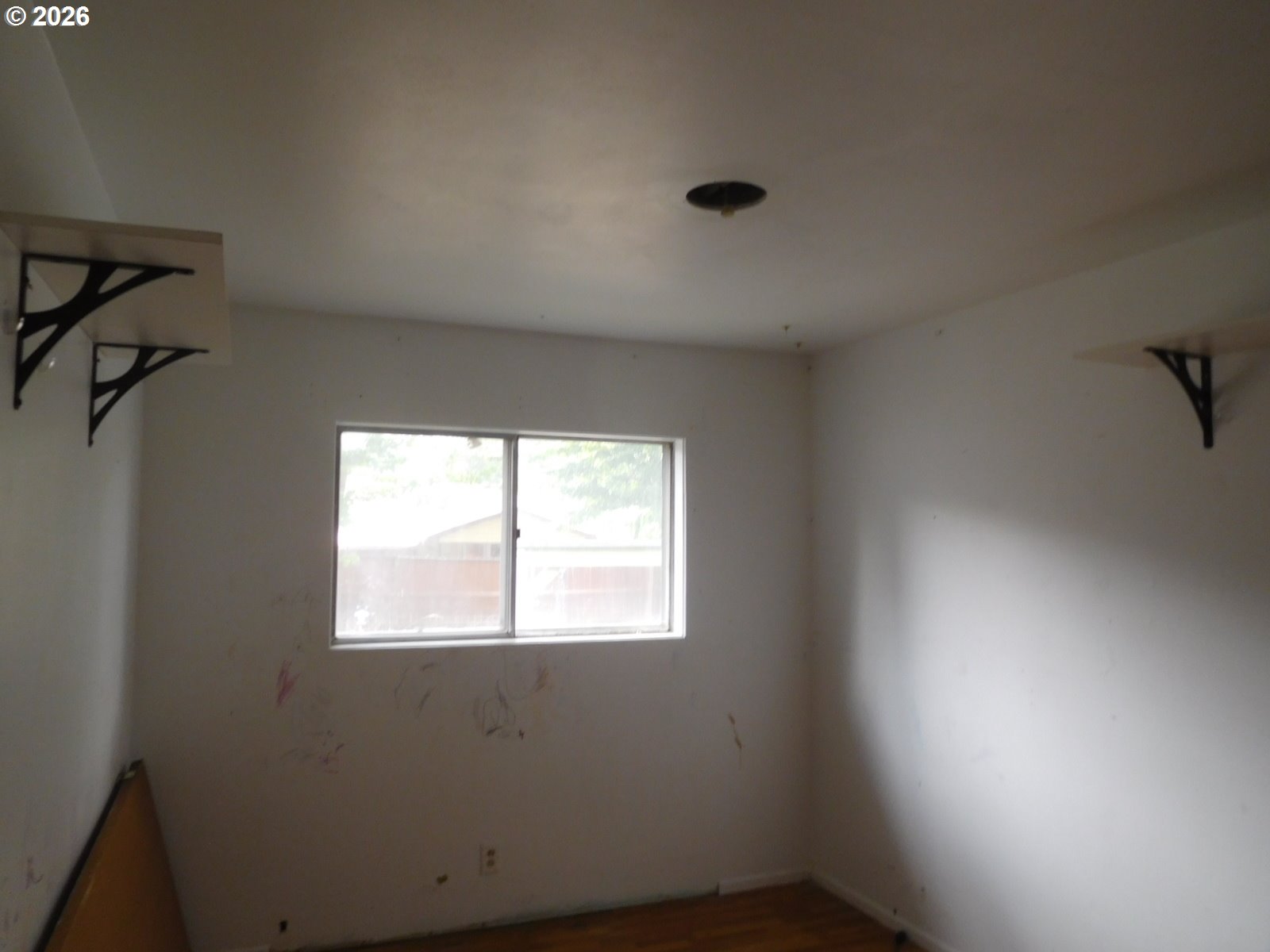 300 Parkview St Property Photo 8