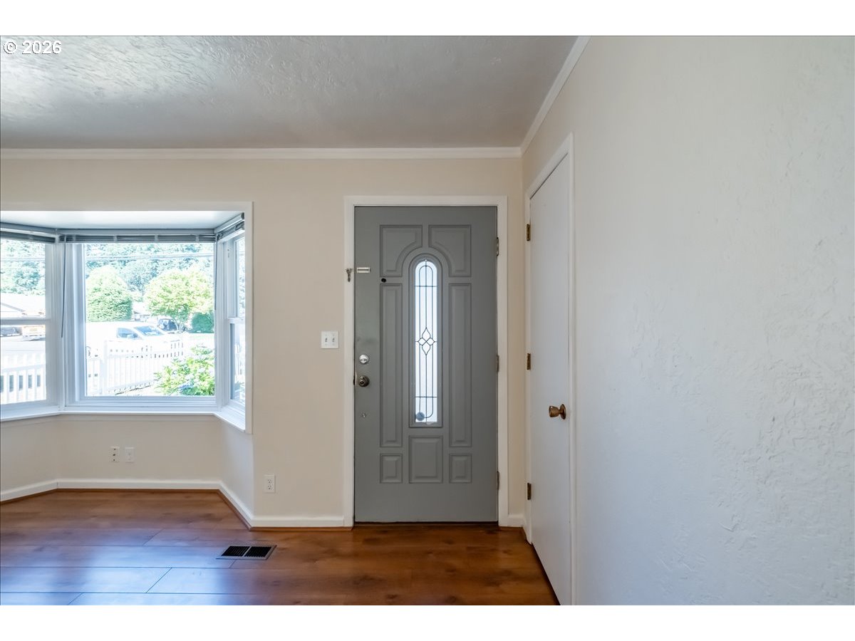 1012 S Water St Property Photo 7