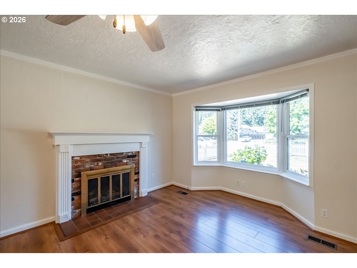 1012 S Water St Property Photo 8