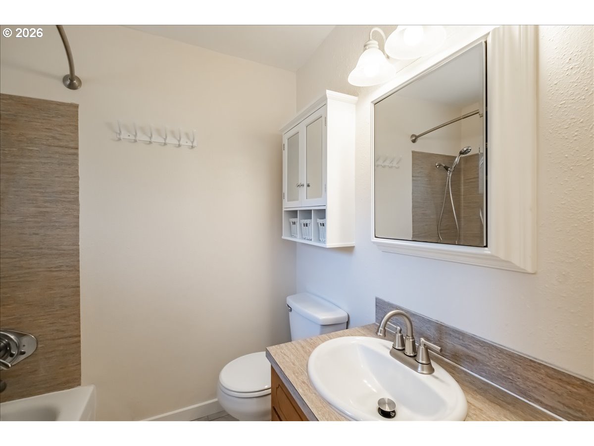 1012 S Water St Property Photo 20