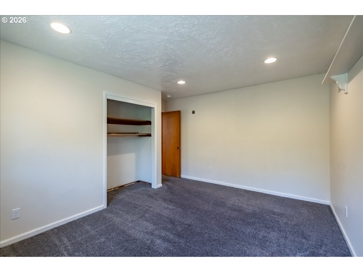 1012 S Water St Property Photo 23