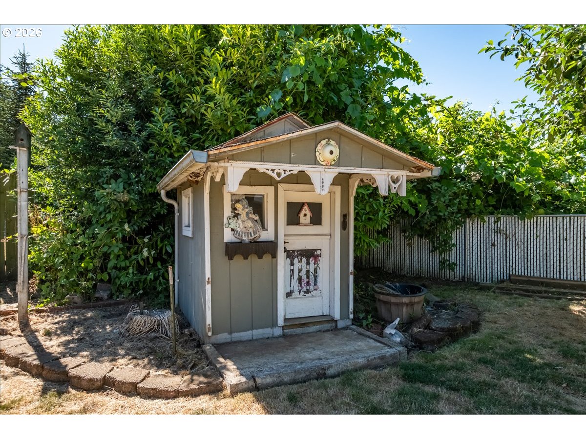 1012 S Water St Property Photo 38