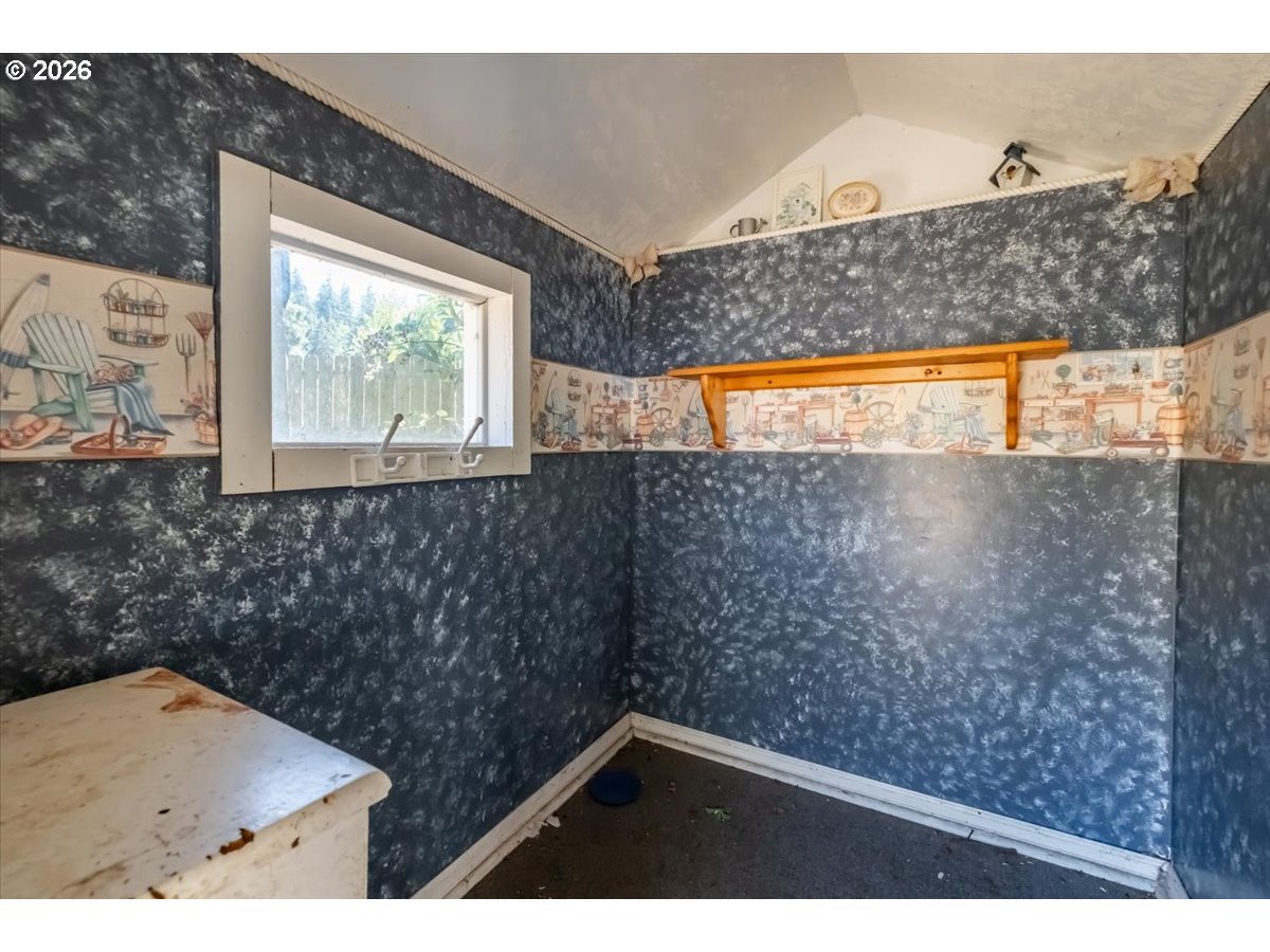 1012 S Water St Property Photo 39