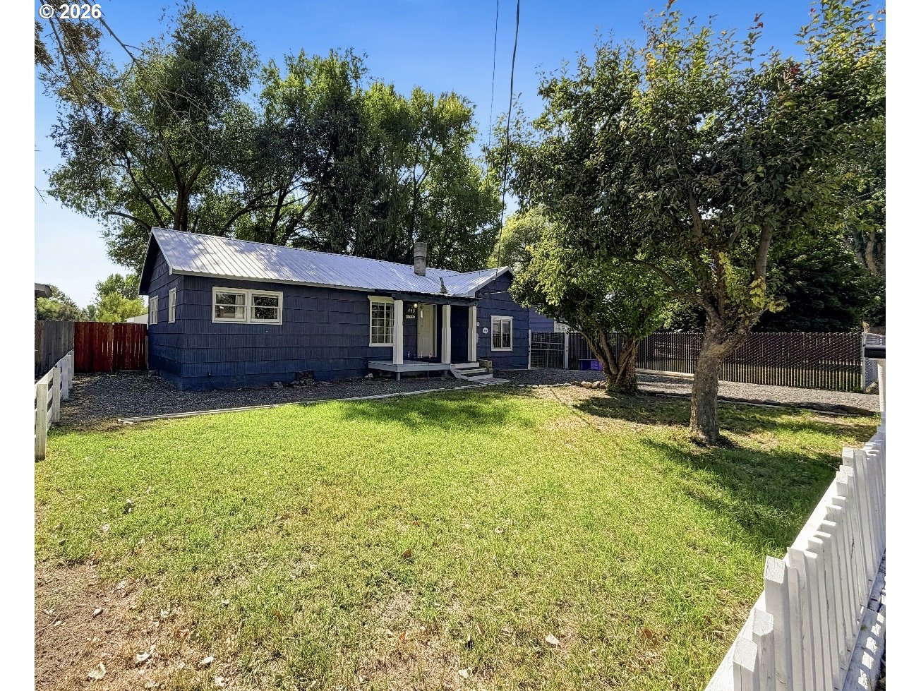 445 Riverside Dr Property Photo 1