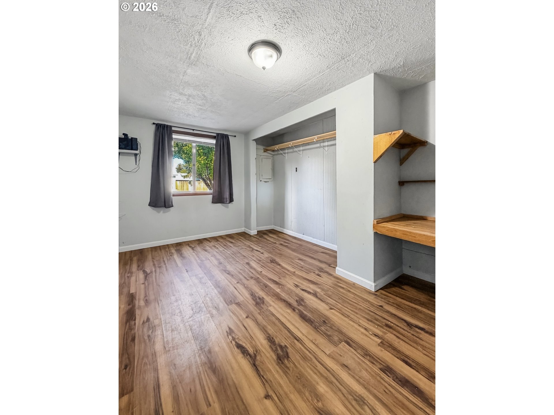 445 Riverside Dr Property Photo 12