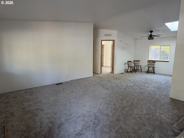 206 S Washington St Property Photo 4