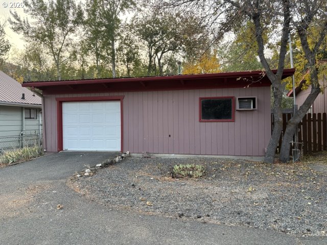 206 S Washington St Property Photo 32
