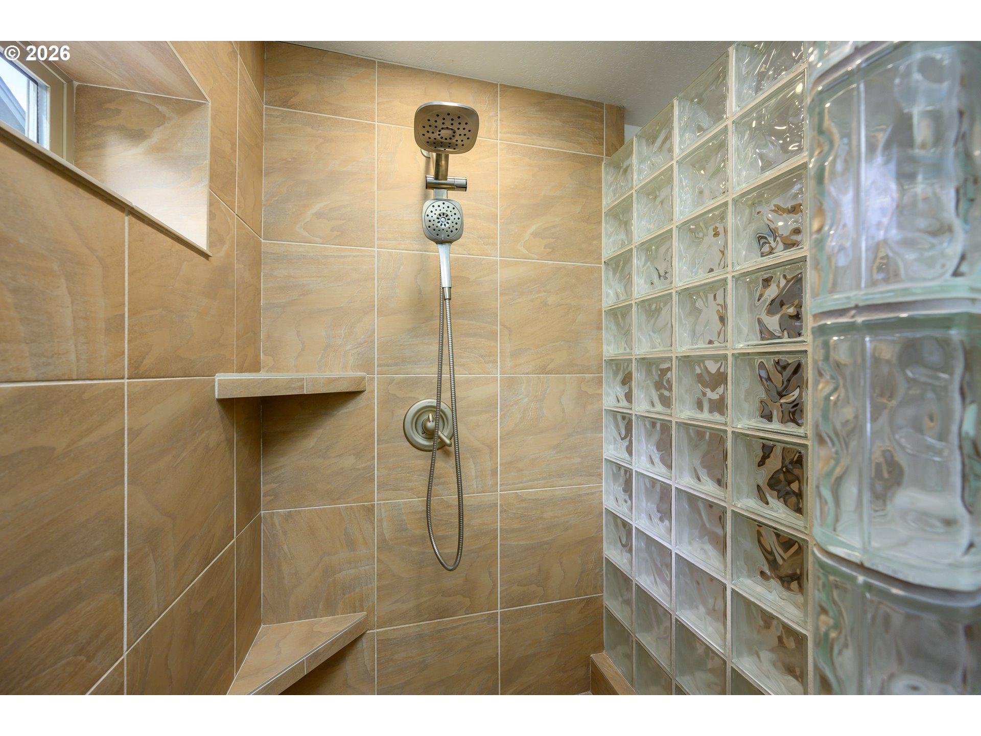 170 Sw Eckman St Property Photo 20