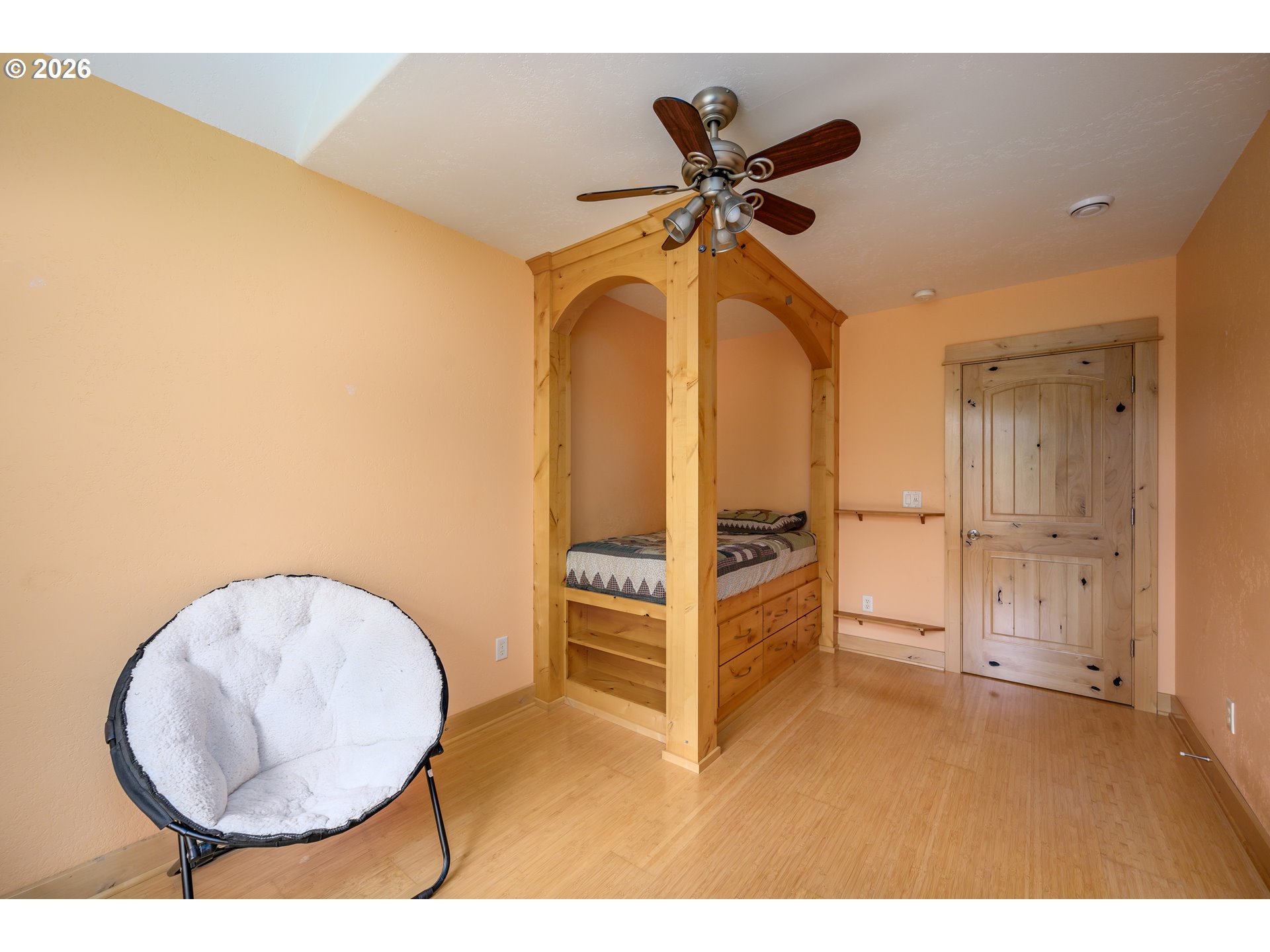 170 Sw Eckman St Property Photo 22