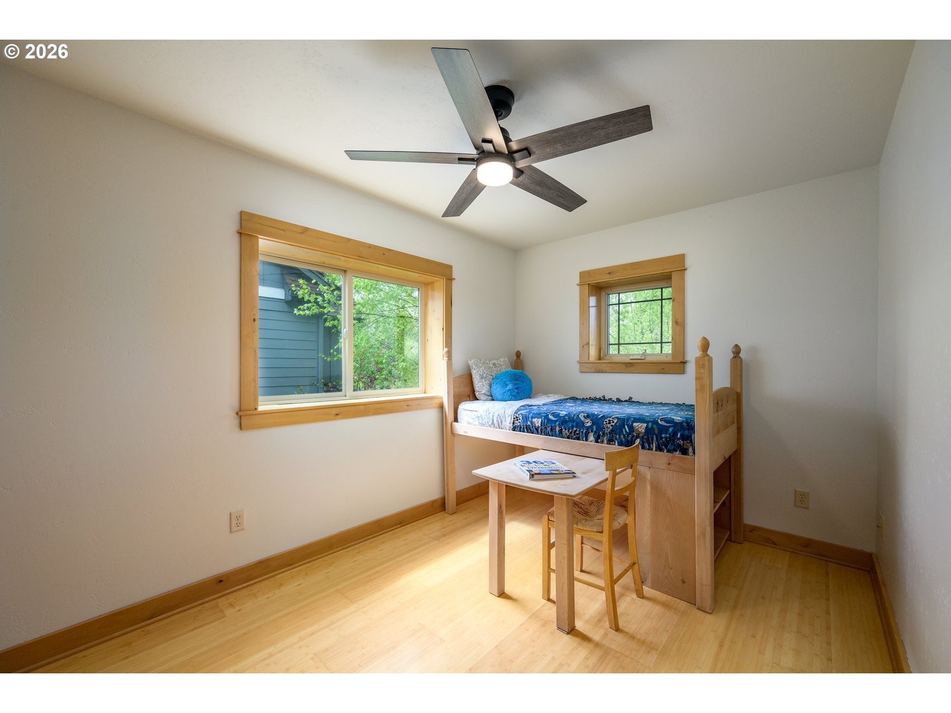 170 Sw Eckman St Property Photo 23