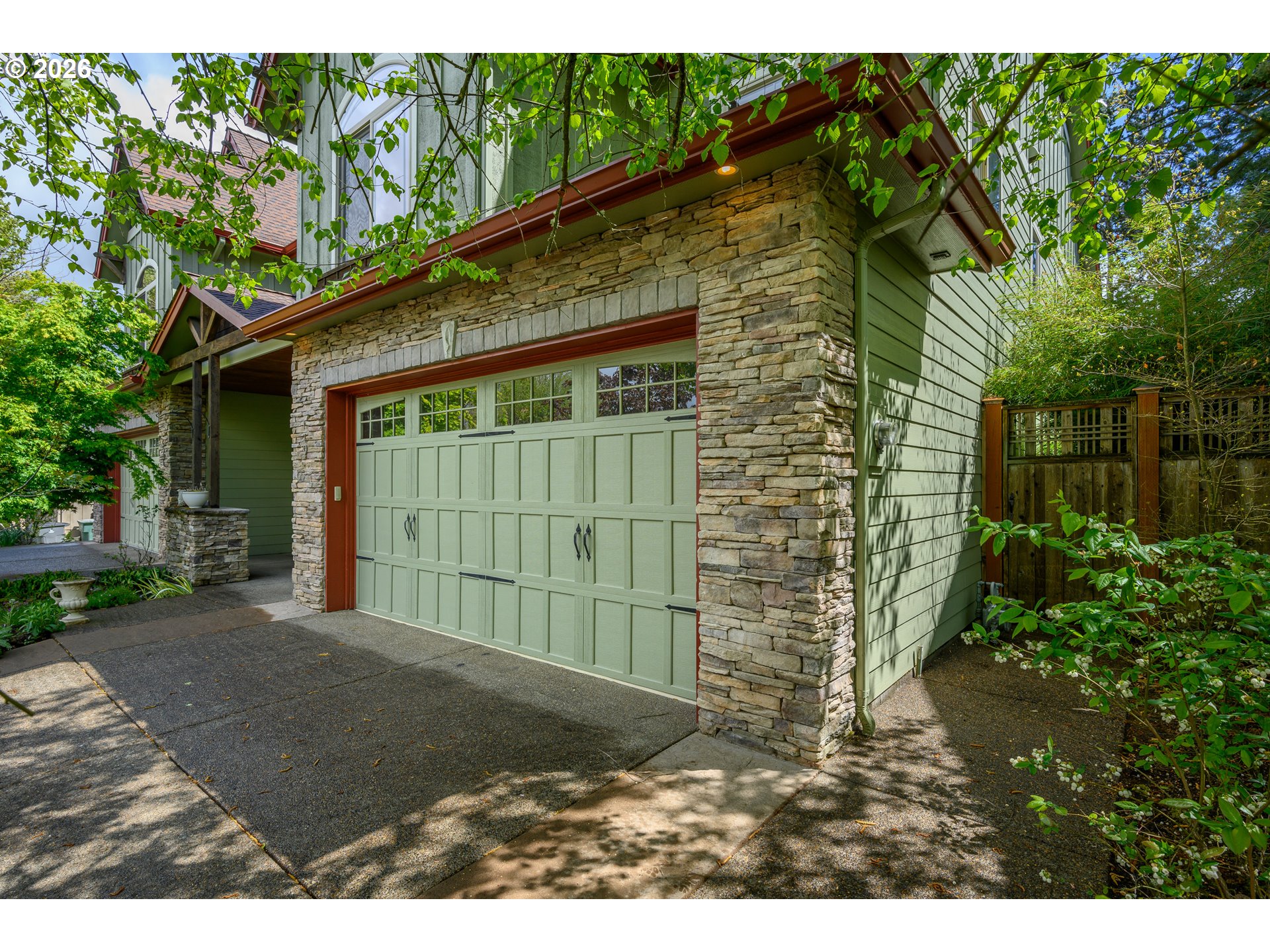 170 Sw Eckman St Property Photo 26