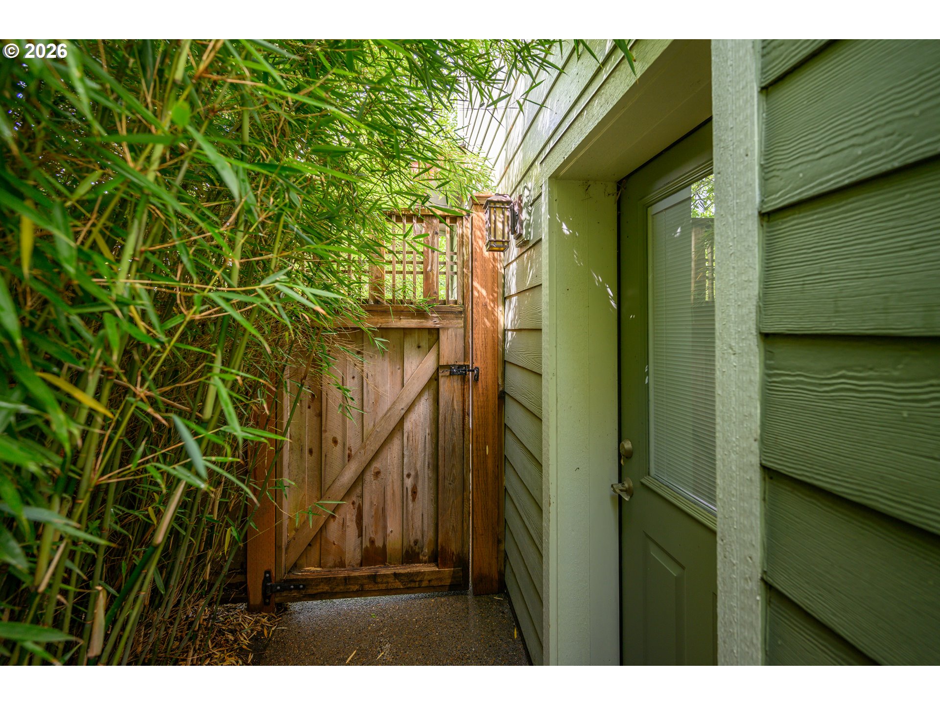 170 Sw Eckman St Property Photo 27