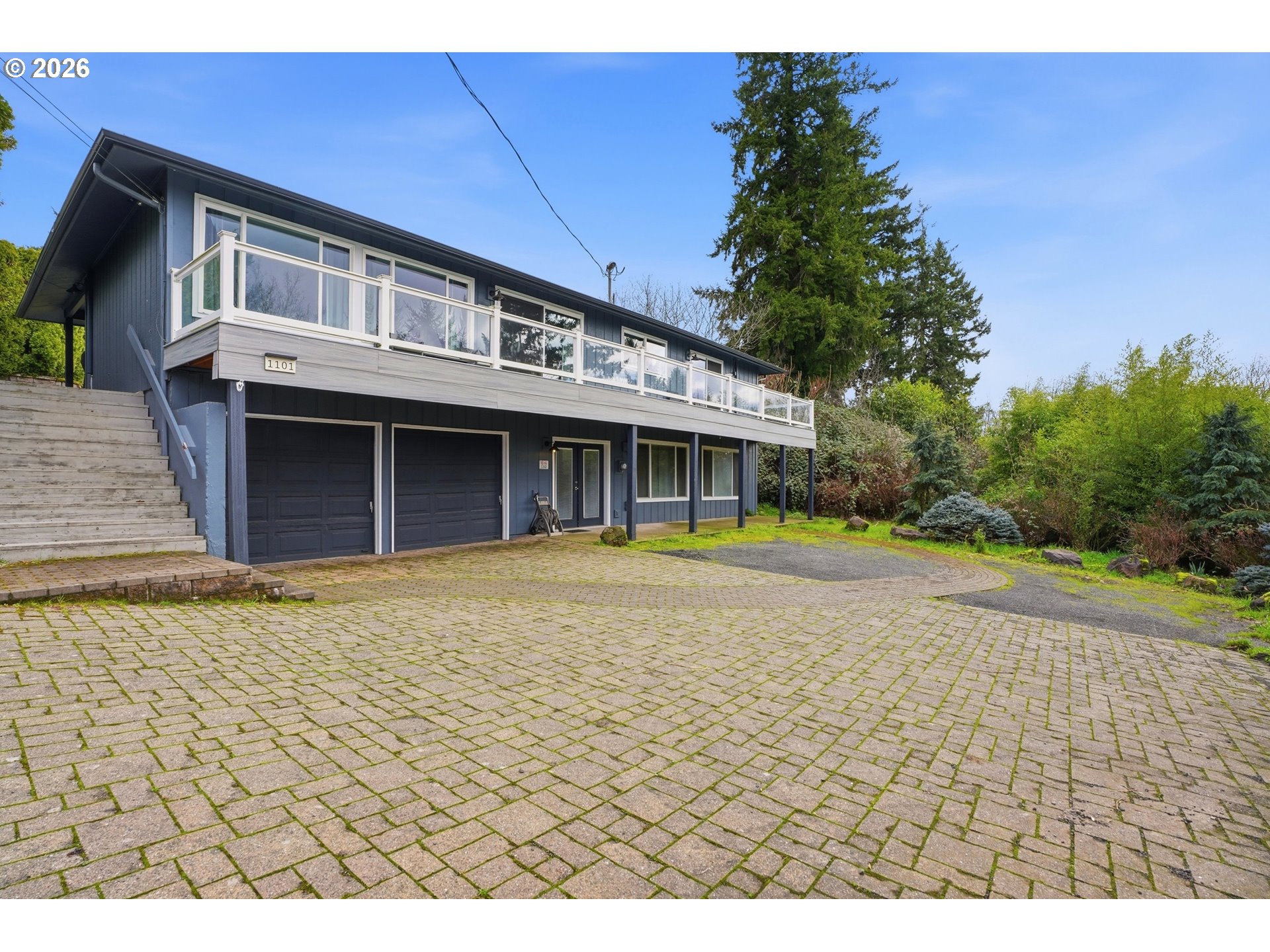 1101 E 33RD PL