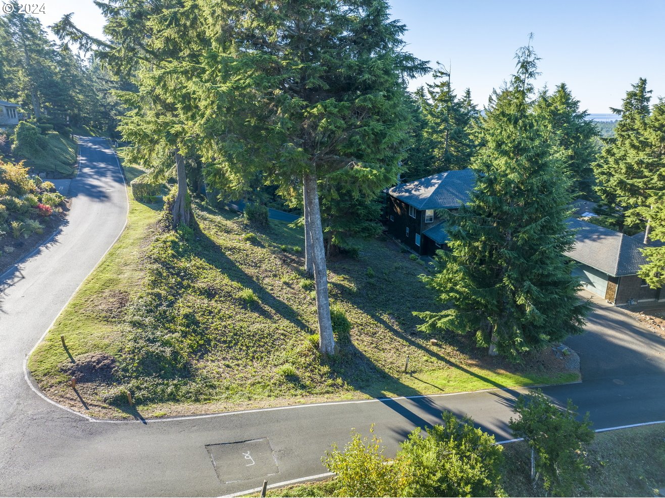425 Surf View Dr Property Photo 15