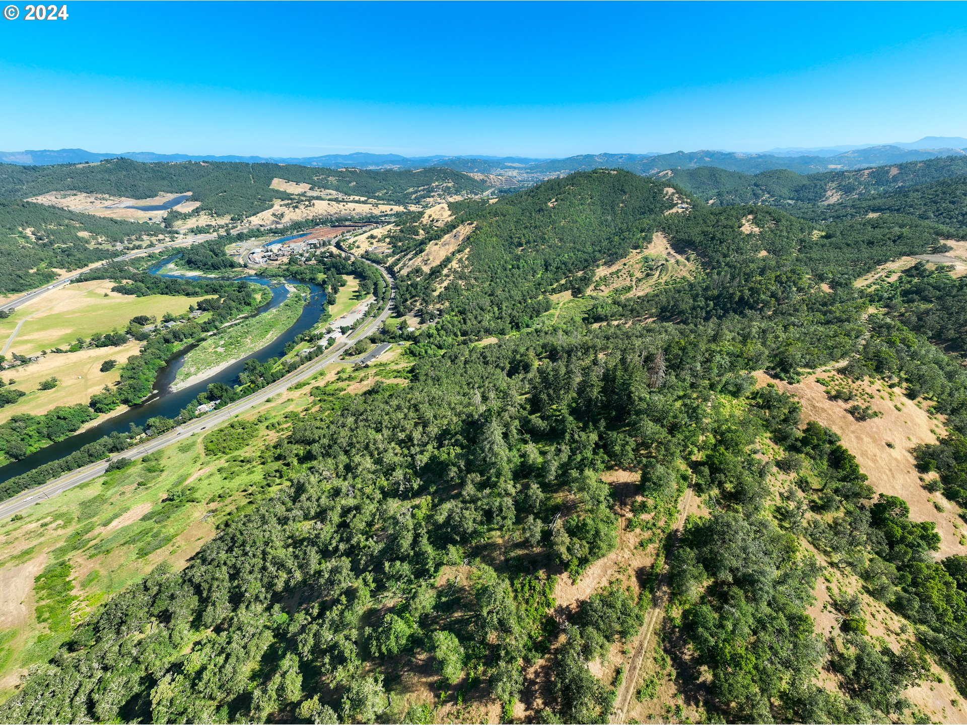 3136 Old Highway 99 Property Photo 2