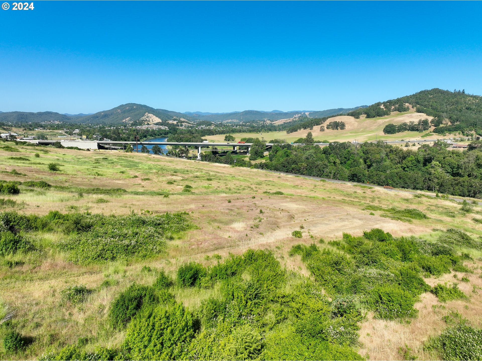 3136 Old Highway 99 Property Photo 19