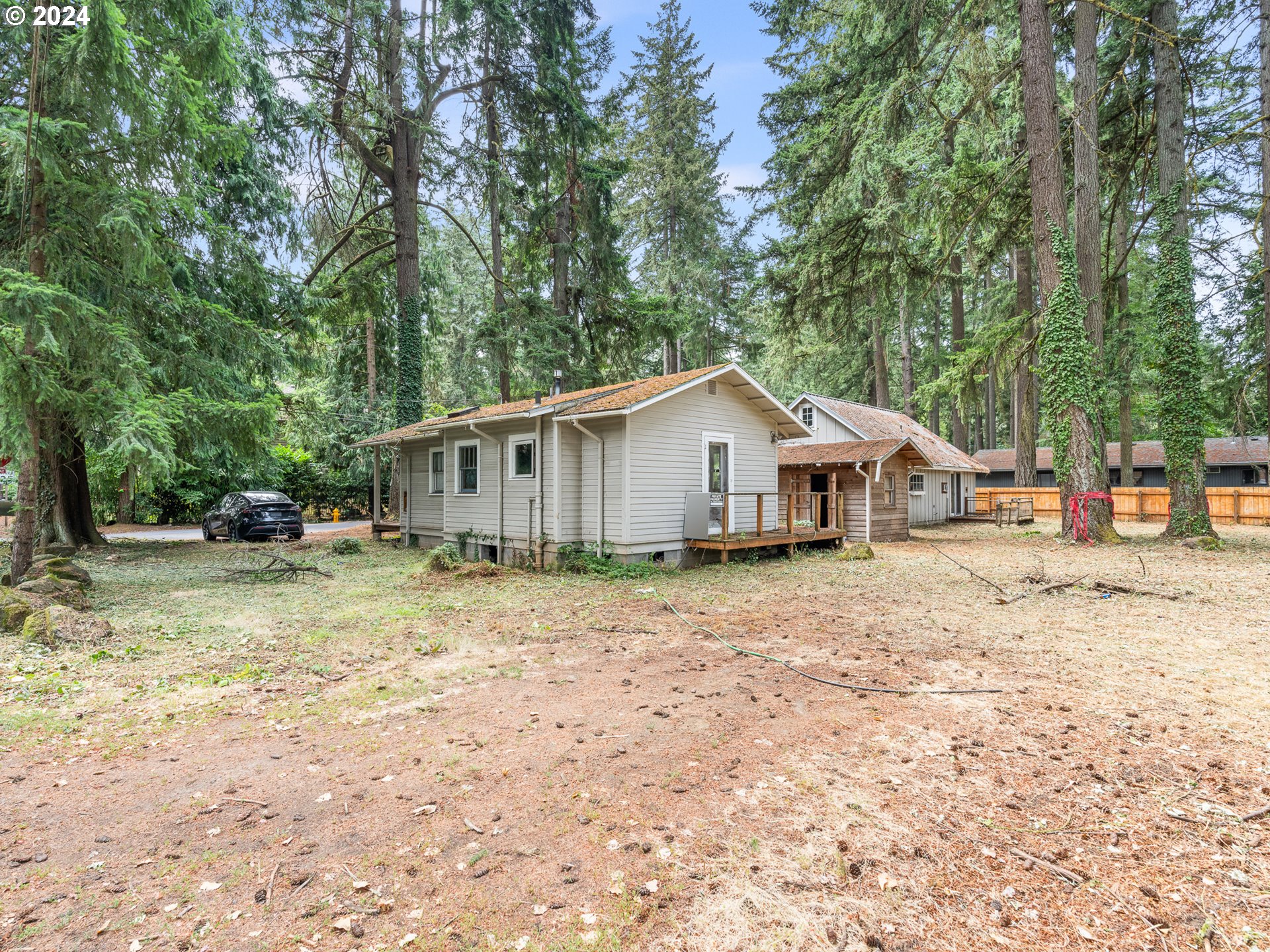 16061 Waluga Dr Property Photo 5