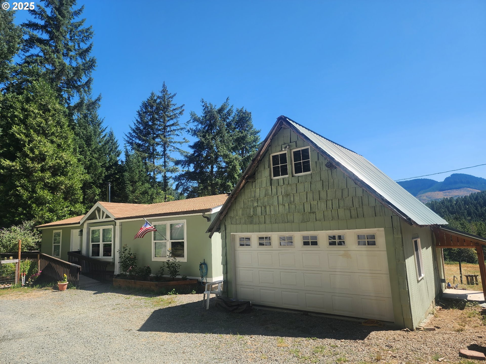 6228 Upper Cow Creek Rd Property Photo 2