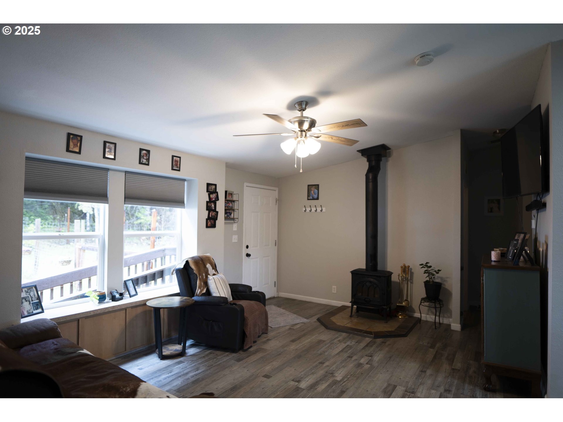6228 Upper Cow Creek Rd Property Photo 9