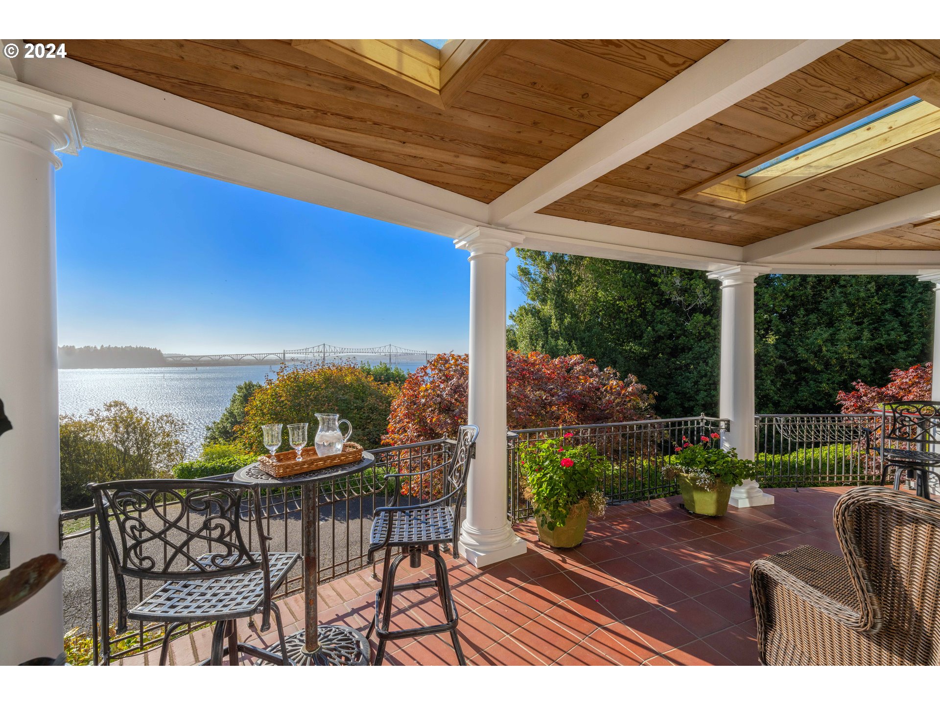 66528 E Bay Rd Property Photo 2