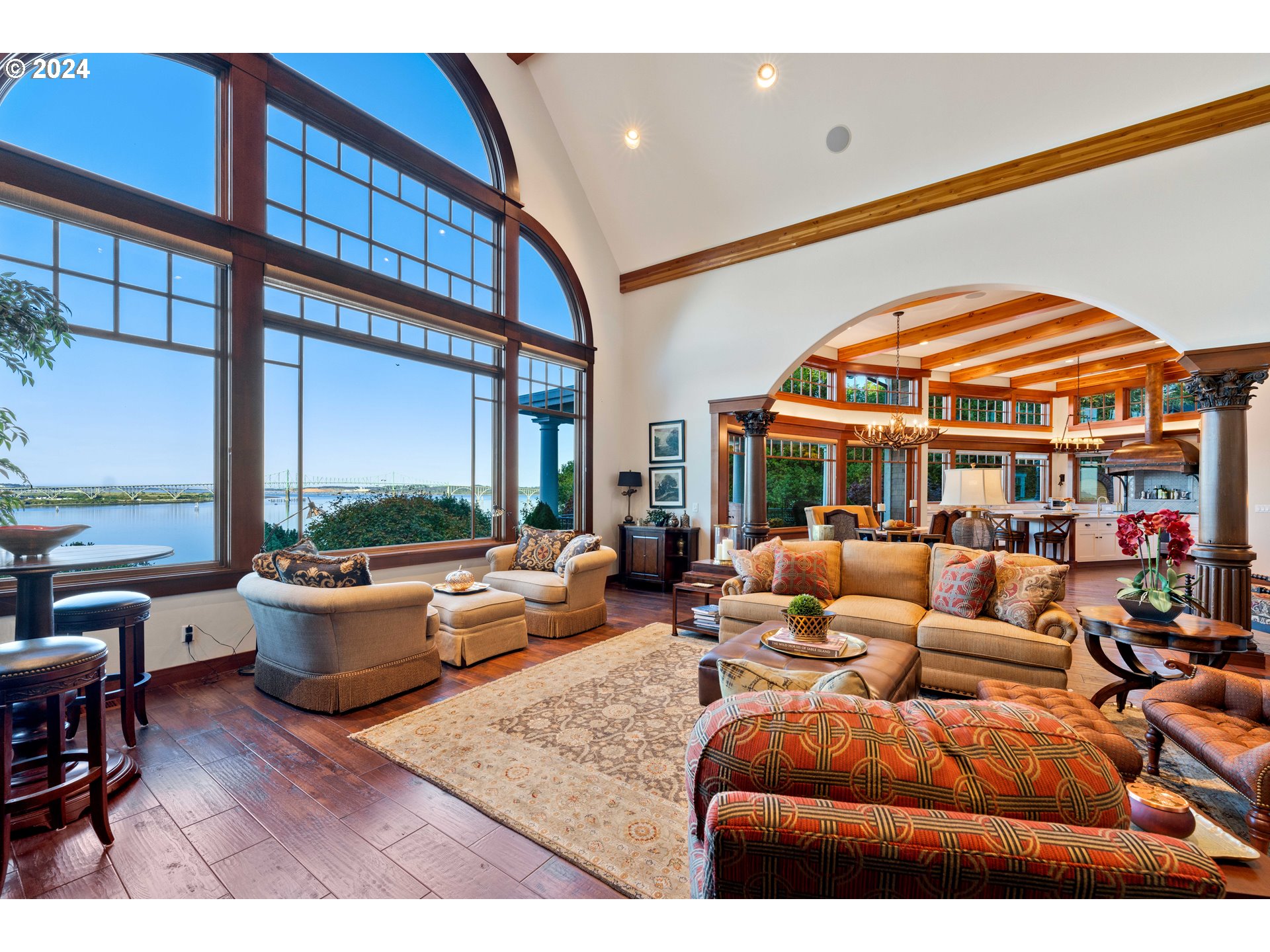 66528 E Bay Rd Property Photo 3